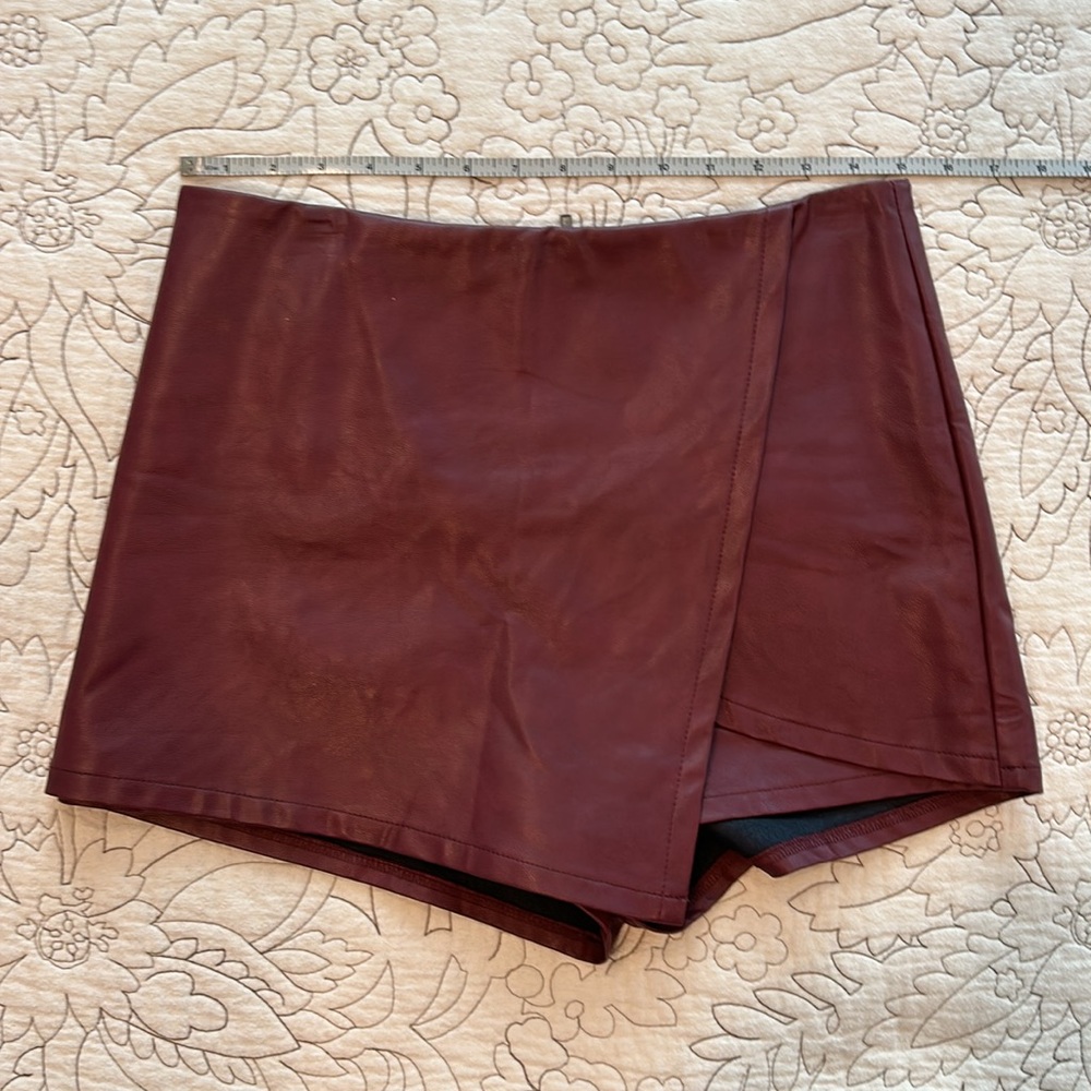 She + Sky Burgundy Faux Leather Skort - Picture 4 of 6